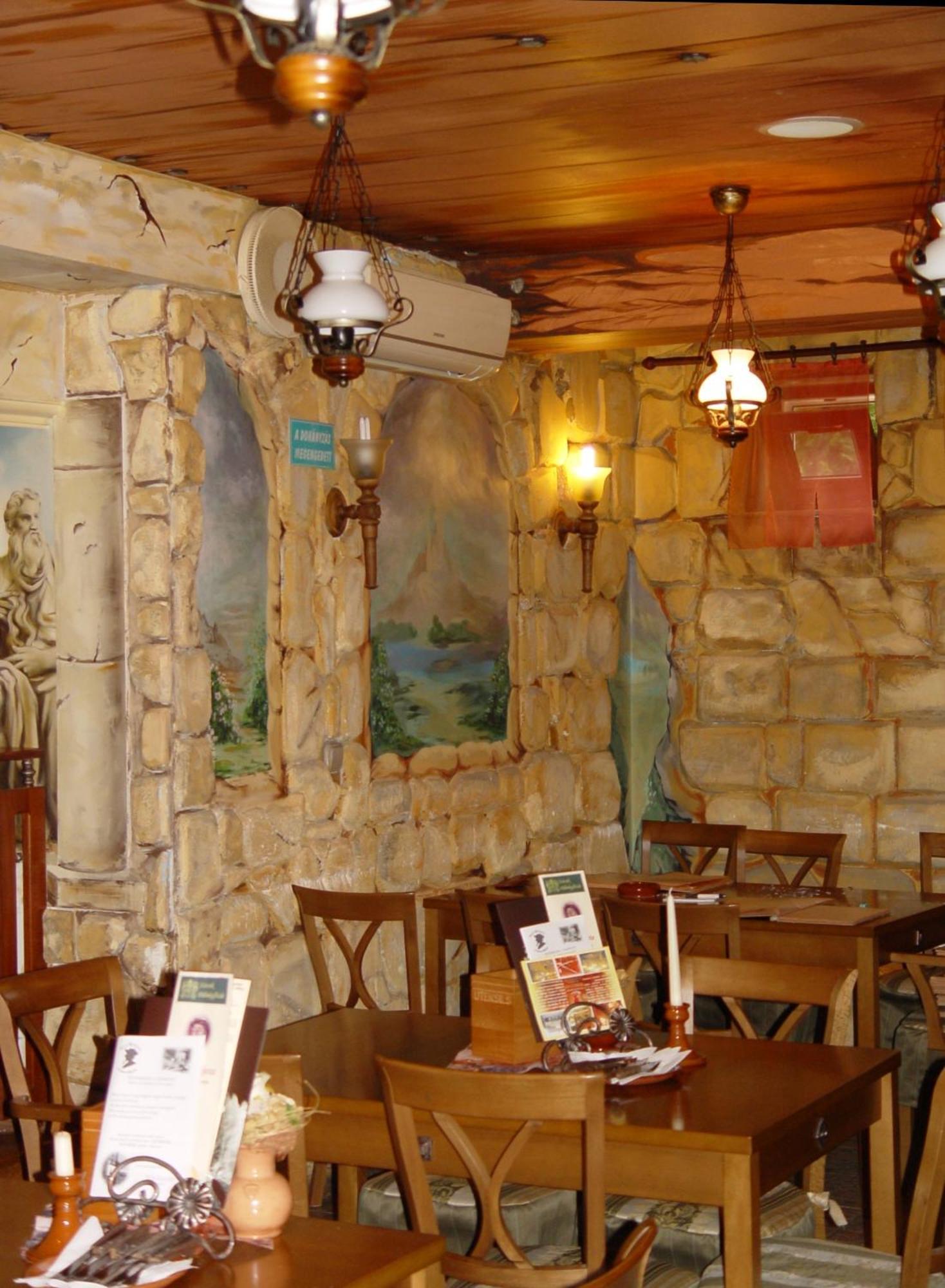 Don Quijote Koezepkori Panzio Es Etterem Hotel Lenti Luaran gambar